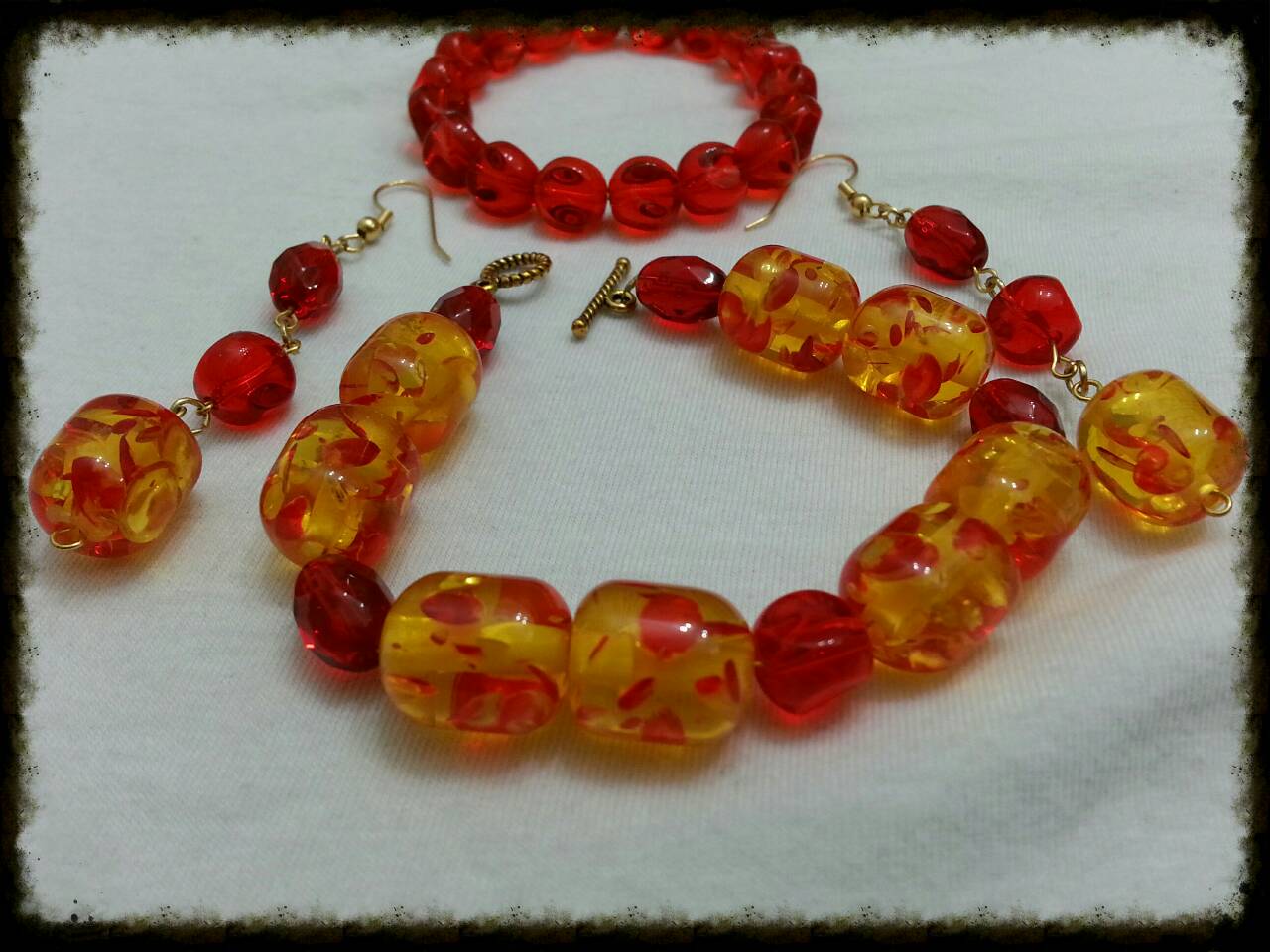 Red bracelet set